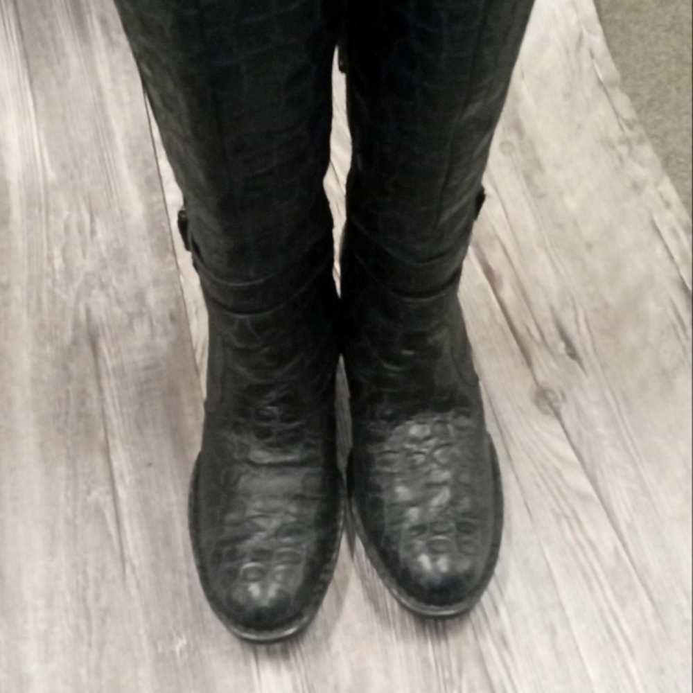Born Croc boots. Women's size 6½